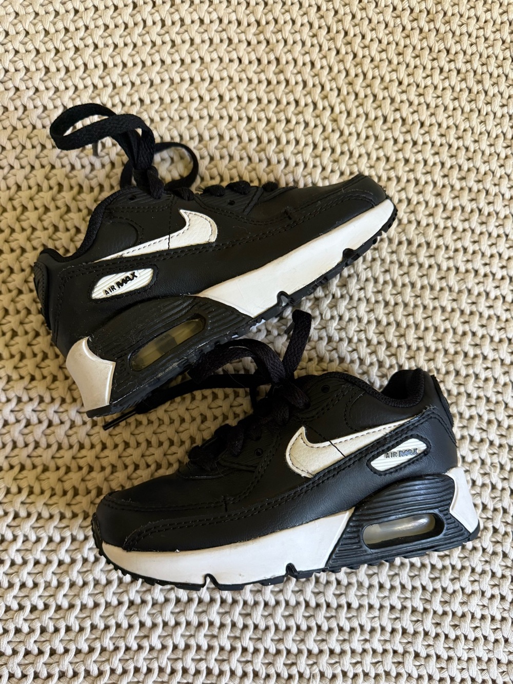 Kids 11C Nike Air Max 90s - Picture 2 of 8